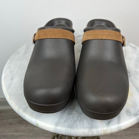 CROCS Women's Sarah Suede Buckle Slip On Brown Rubber Mules Heeled Clogs (Sz 10) - Picture 6 of 10